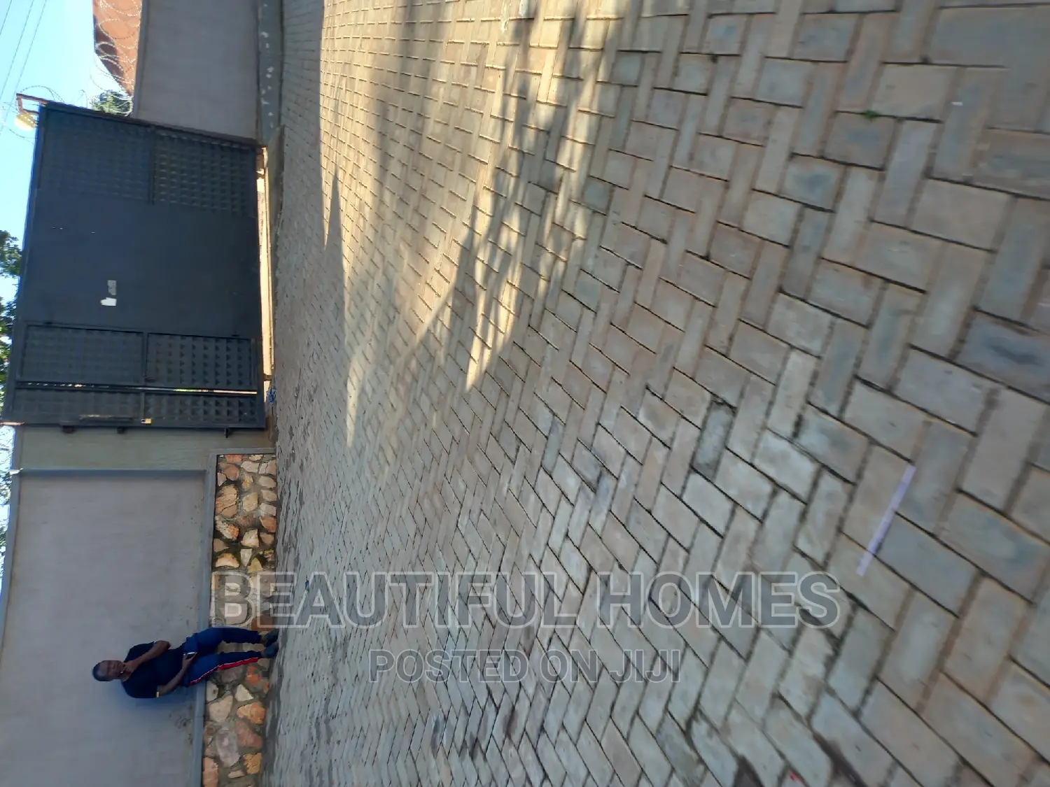 Furnished 1bdrm Apartment in Buziga Lake View, Makindye for sale