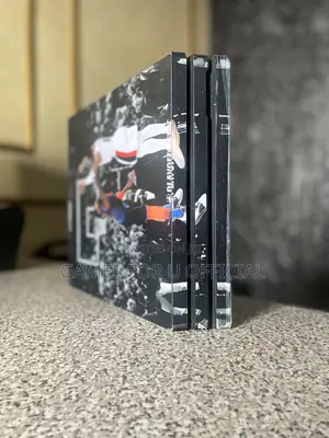 UK Used Clean Ps4 PRO Console
