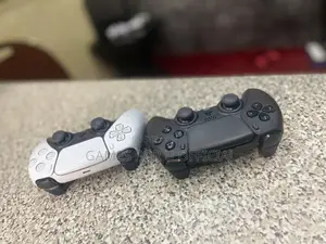 Clean PS5 Pads