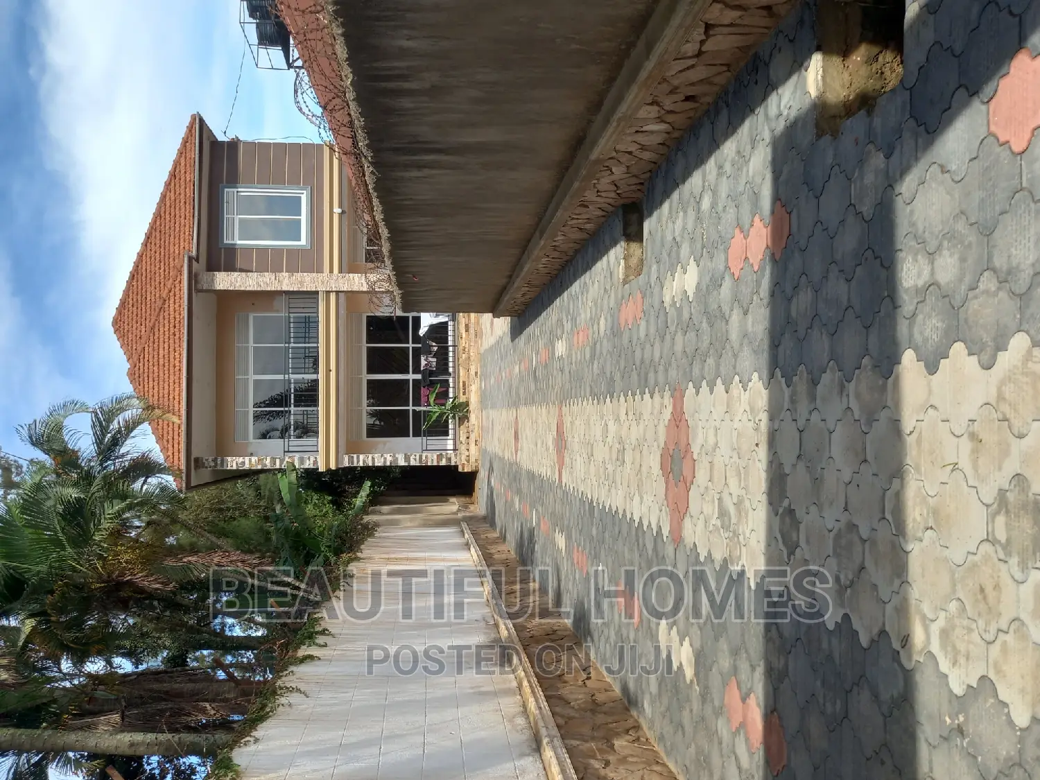 Furnished 5bdrm Maisonette in Kansanga, Makindye for sale