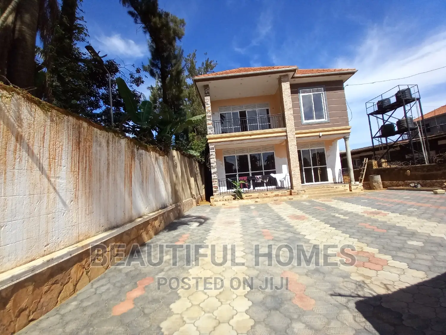 Furnished 5bdrm Maisonette in Kansanga, Makindye for sale
