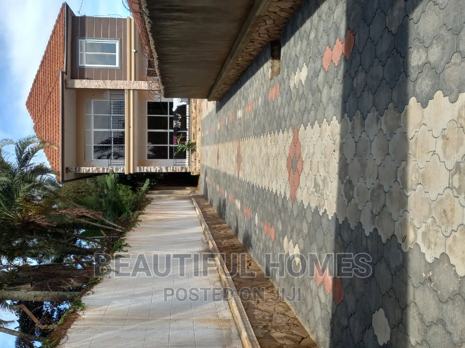 Furnished 5bdrm Mansion in Kansanga, Makindye for sale