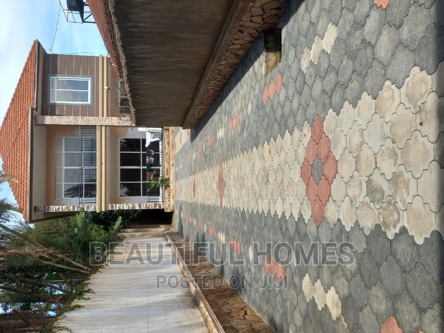 Furnished 5bdrm Mansion in Kansanga, Makindye for sale