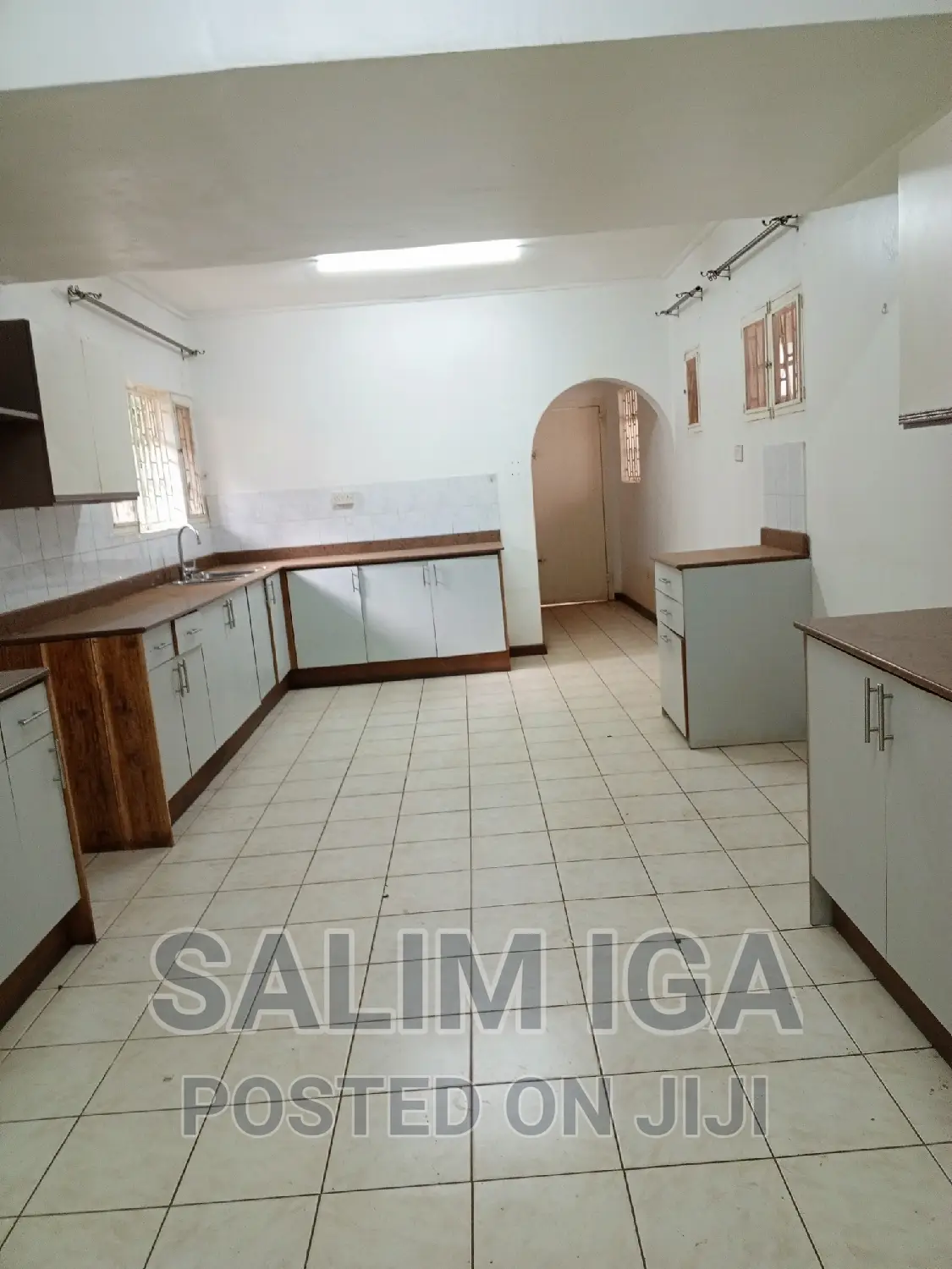 4bdrm Bungalow in Kololo Property, Central Division for rent