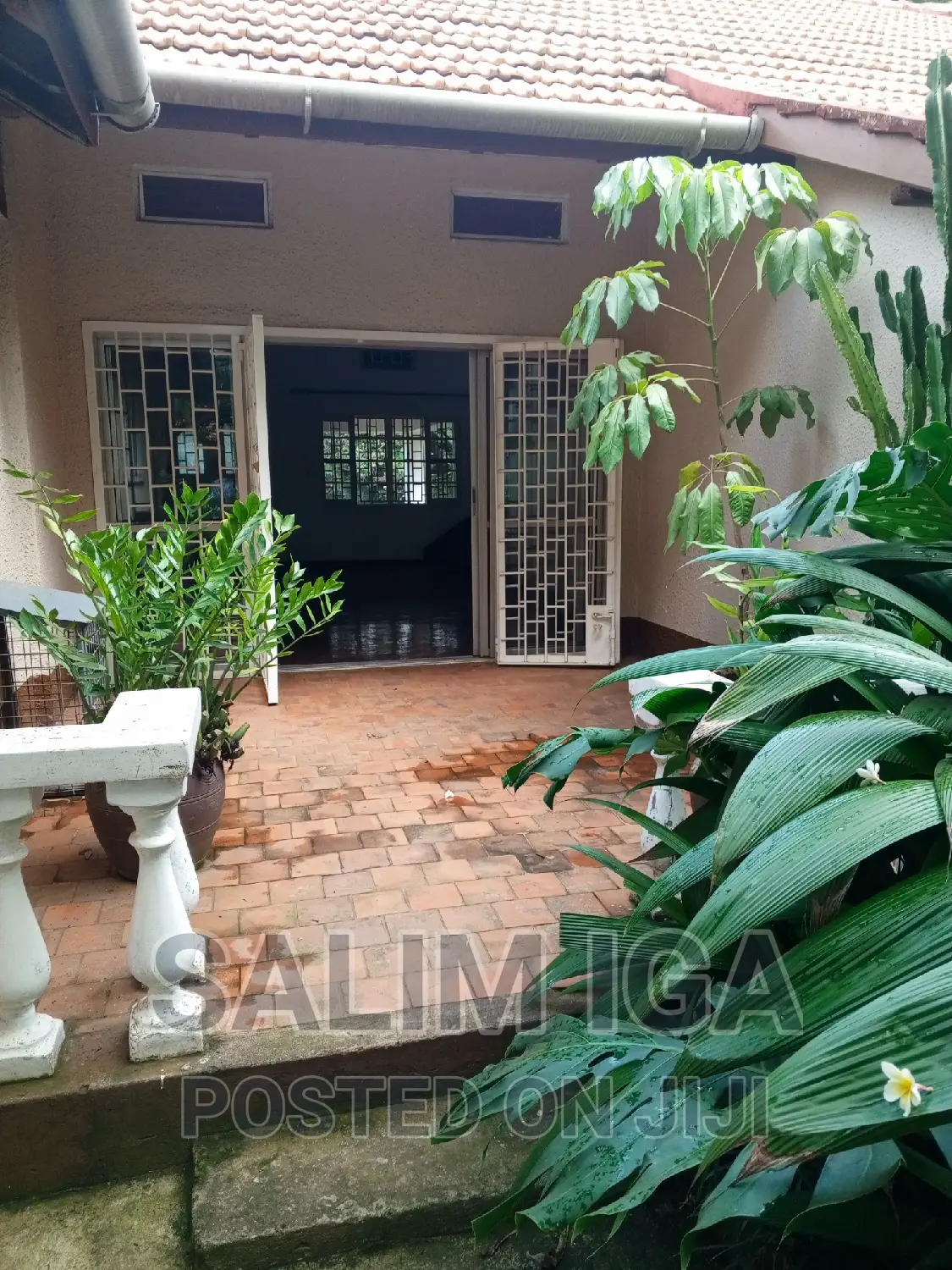 4bdrm Bungalow in Kololo Property, Central Division for rent