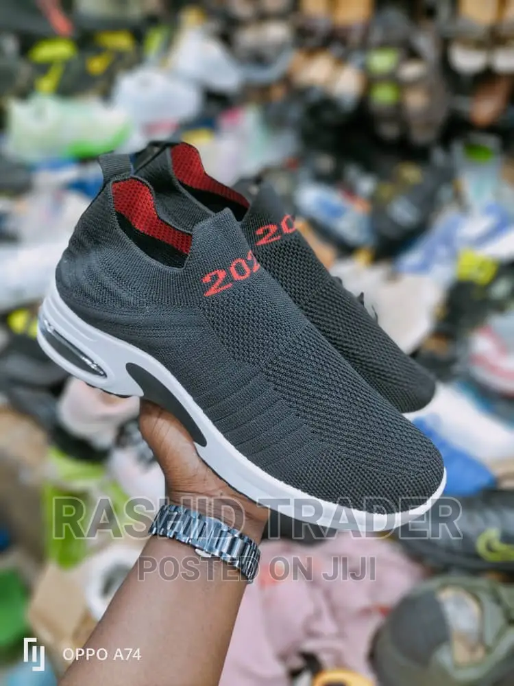Sports Shoes in Stock