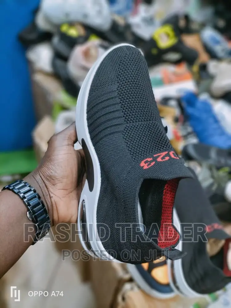 Sports Shoes in Stock