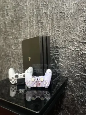 Sony Ps4 Pro Chipped Colored Pads FXT