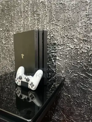 Uk Used Ps4 Pro 1pads