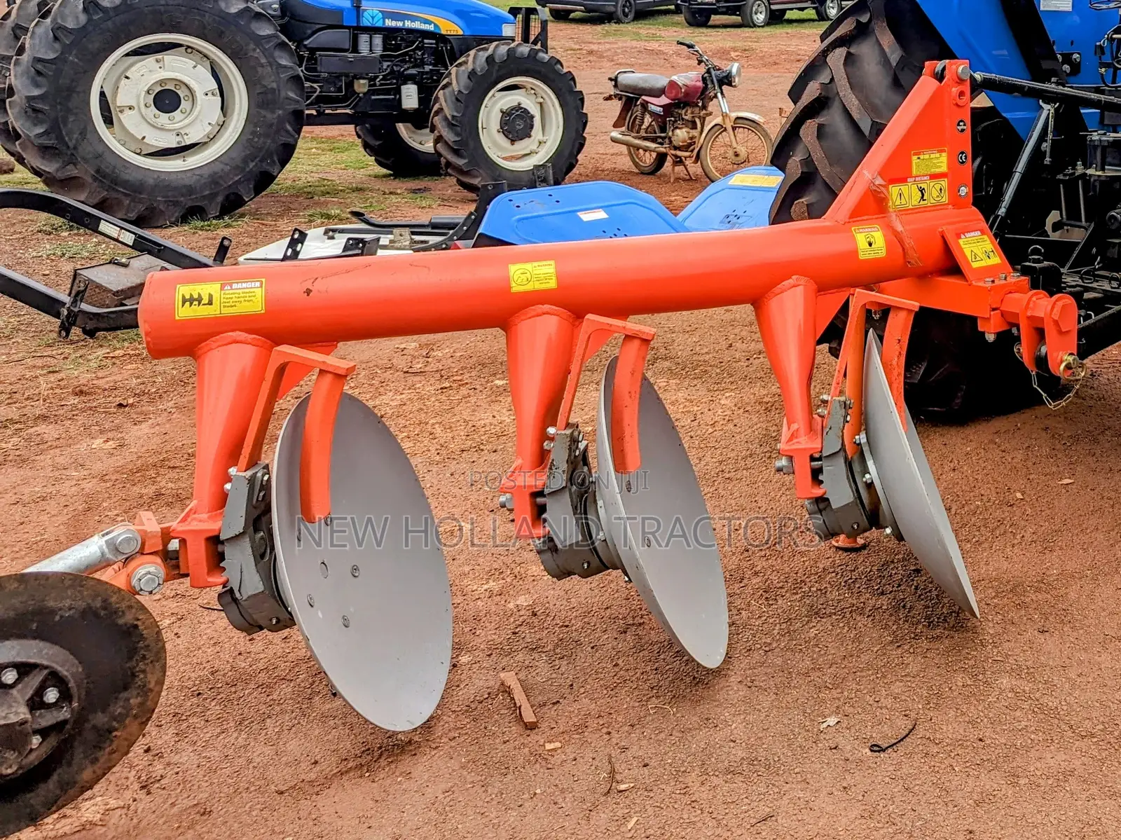 New Holland Tt75 4wd Tractor With Plough