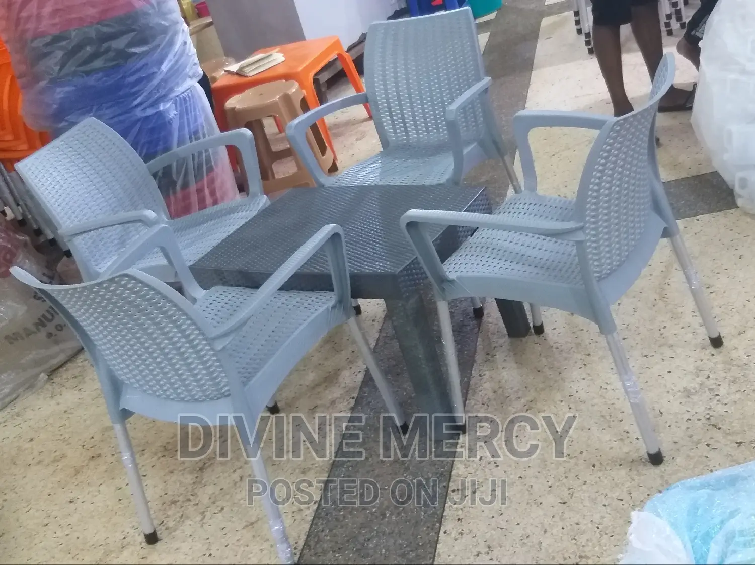 Aset of Atable and Steel Leg Chair