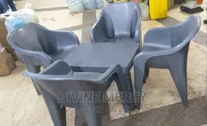 Sofa Chair and Atable