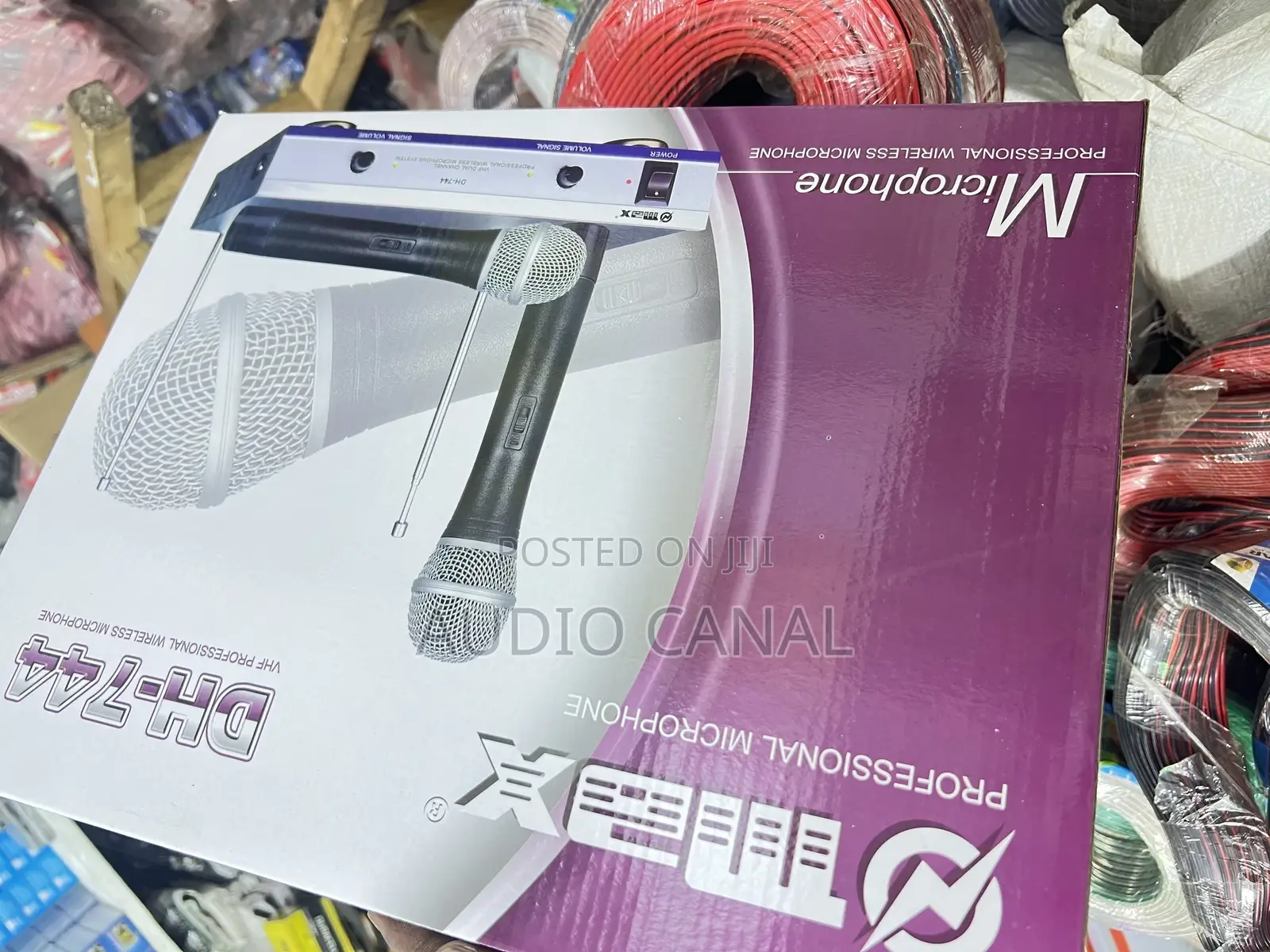 Max Professional Wireless Microphone