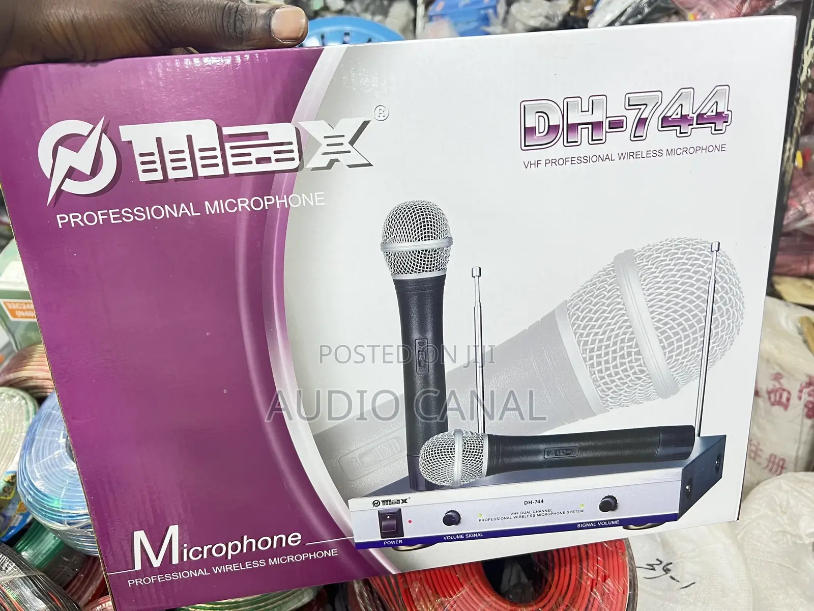 Max Professional Wireless Microphone