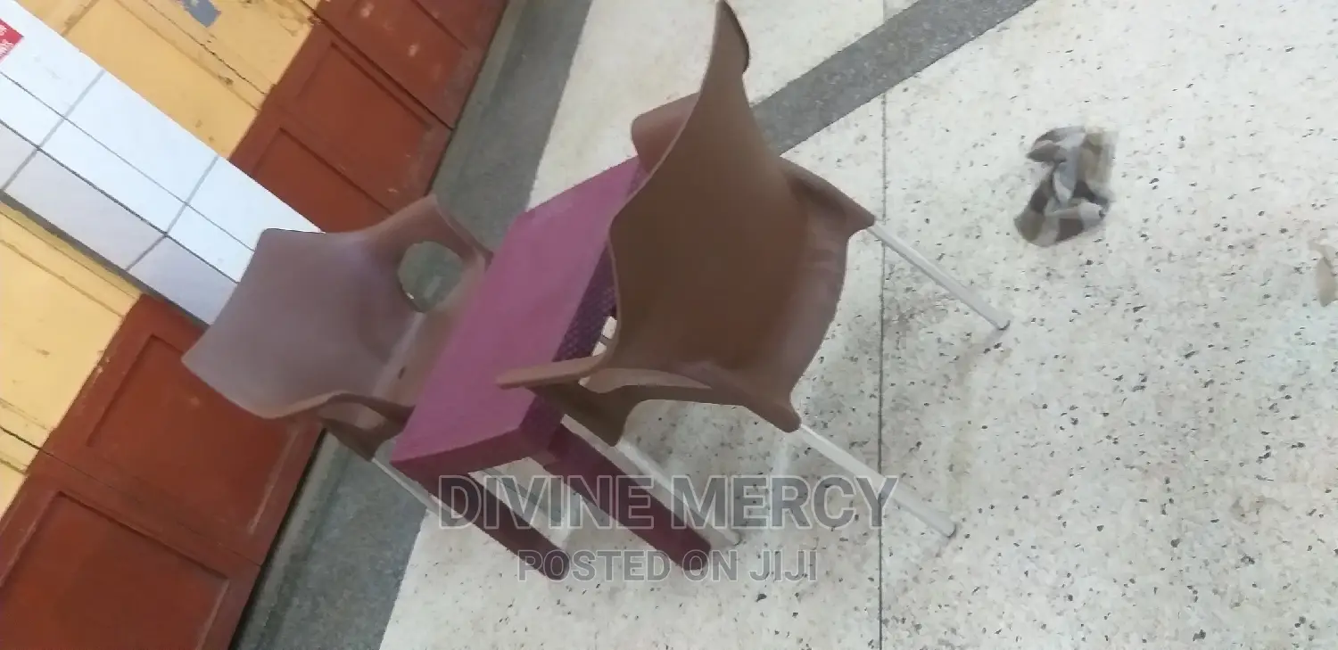 Steel Leg Chair and Atable