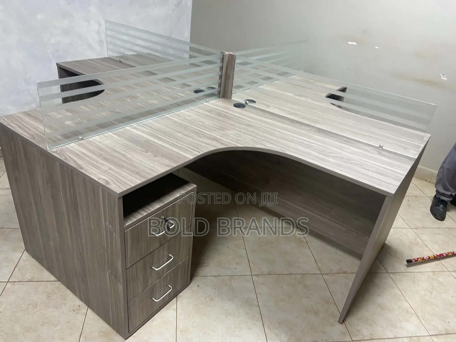 Four Seater Work Station