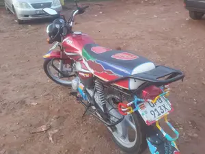 TVS HLX 125 2022 Red