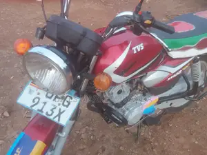 TVS HLX 125 2022 Red
