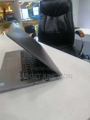 New Laptop Dell Latitude 7400 8GB Intel Core I5 SSD 512GB