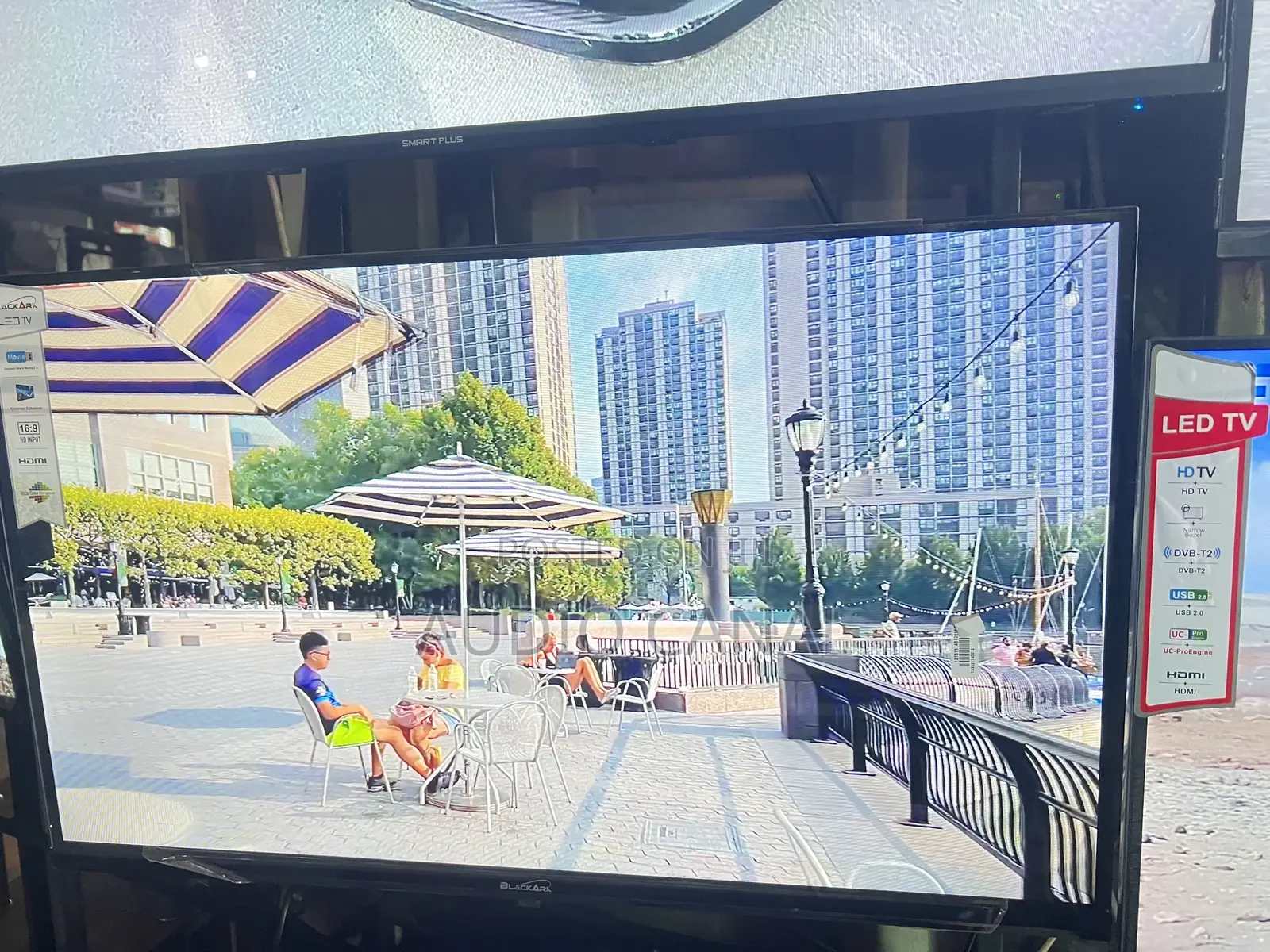 Black Ark 32” Digital Tv