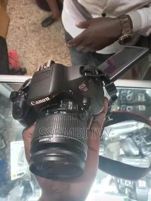 CANON EOS Rebel T4i/650d.