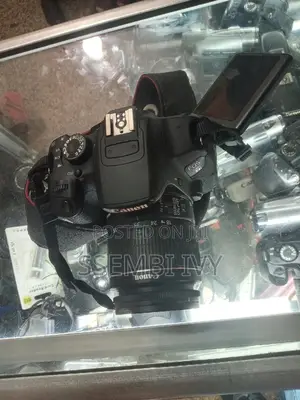 CANON EOS Rebel T4i/650d.