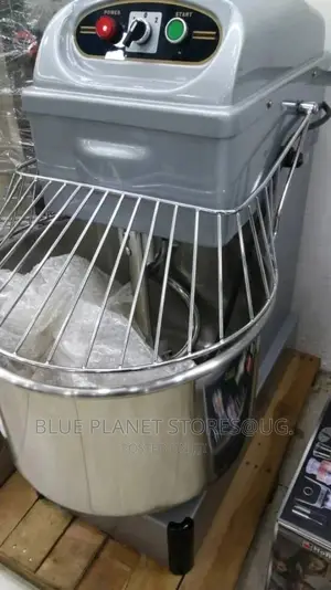 Heavy Duty 45litres Auto Spiral Dough Mixers \\ 3kw \\ Hs40.