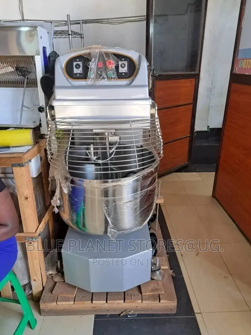 INDUSTRIAL 100litres Spiral Dough Mixers \\ 4.1 Kw \\ HS100
