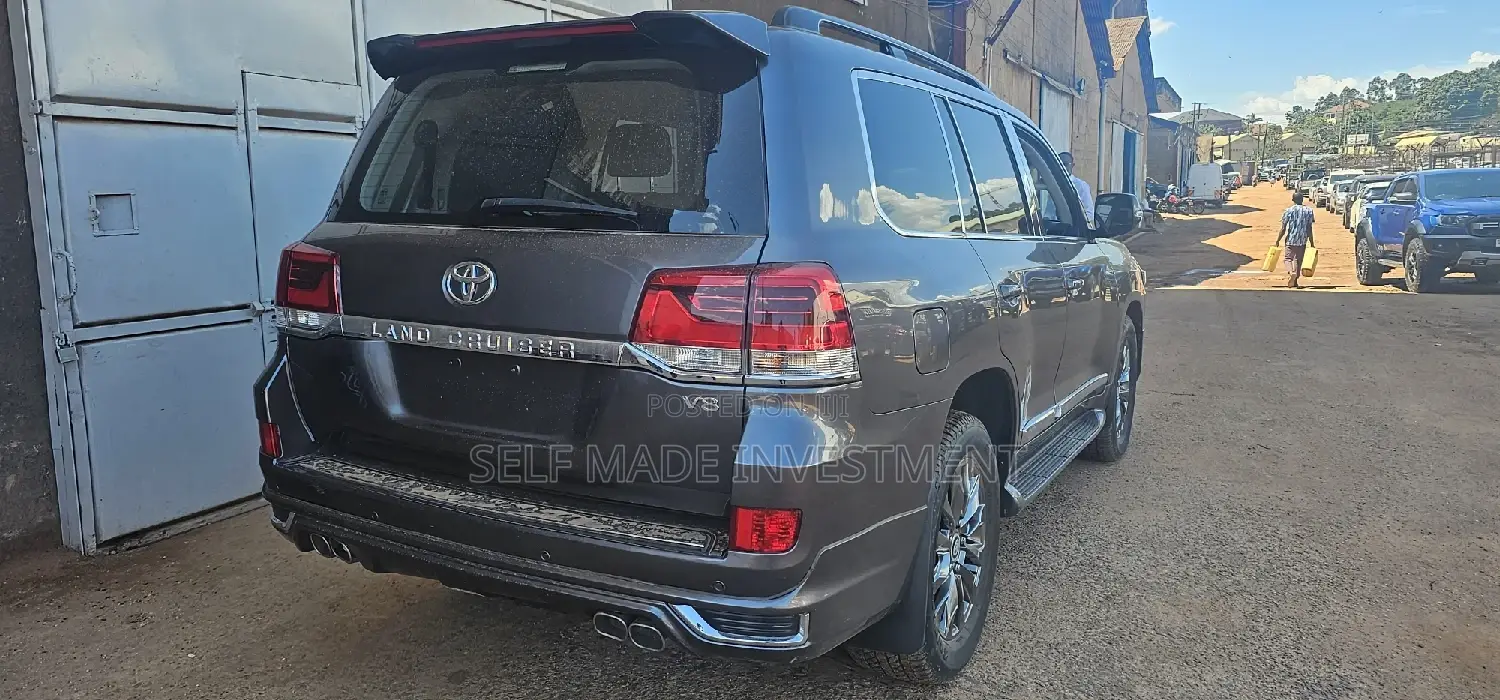 Toyota Land Cruiser 2020 Gray