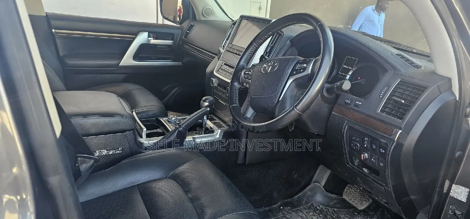 Toyota Land Cruiser 2020 Gray