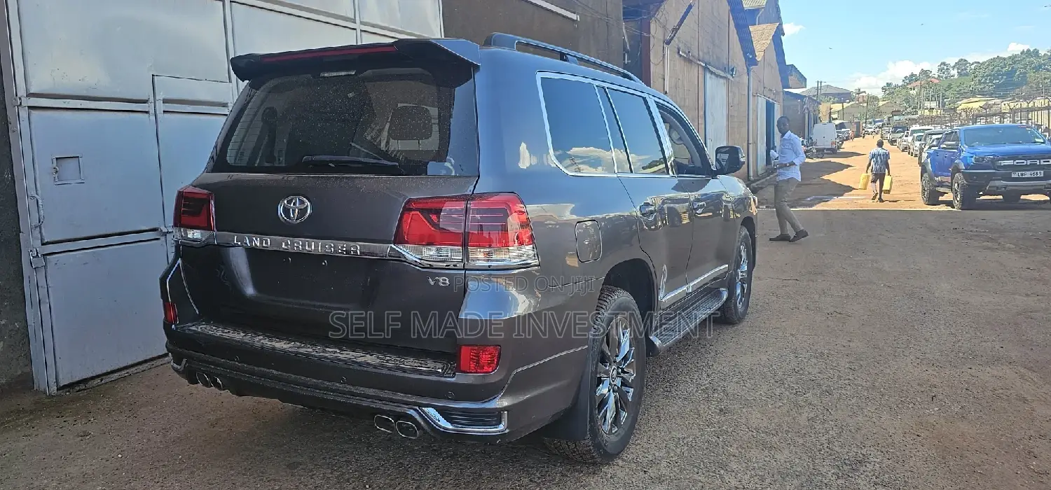 Toyota Land Cruiser 2020 Gray