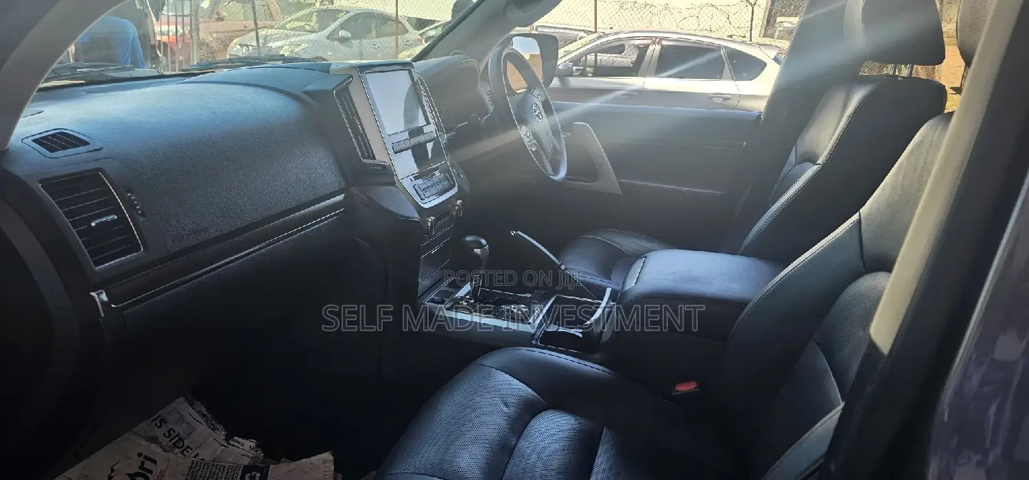Toyota Land Cruiser 2020 Gray