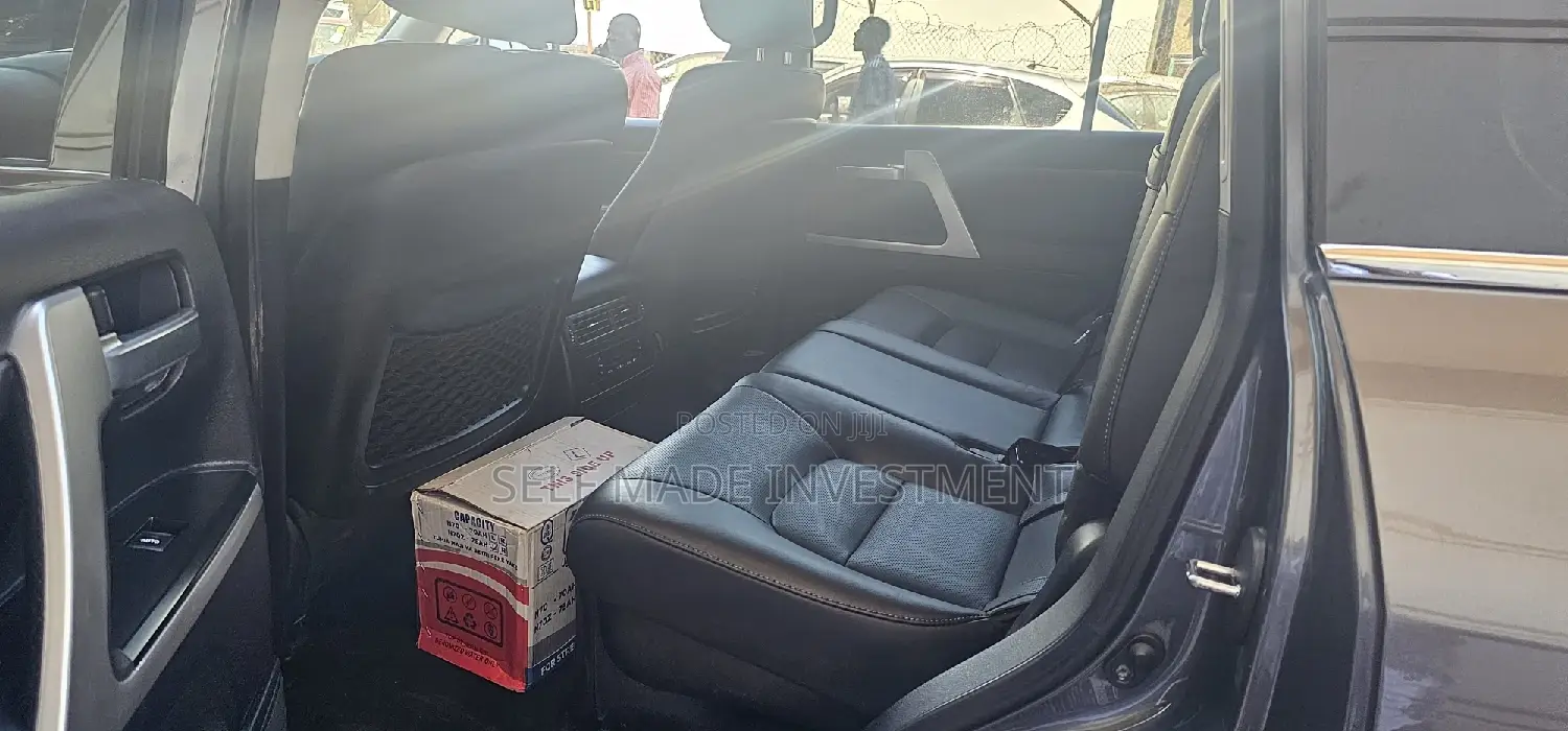 Toyota Land Cruiser 2020 Gray