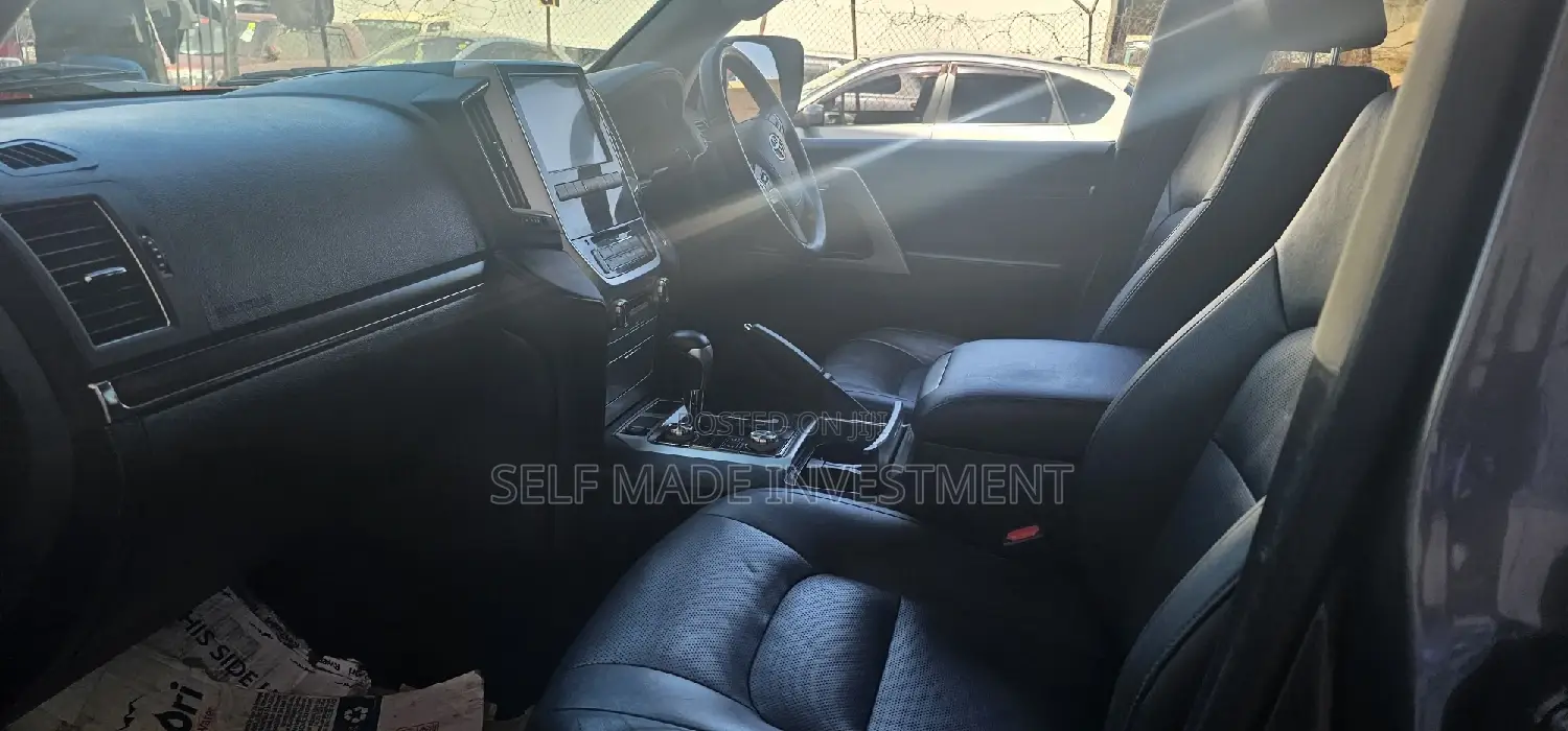 Toyota Land Cruiser 2020 Gray