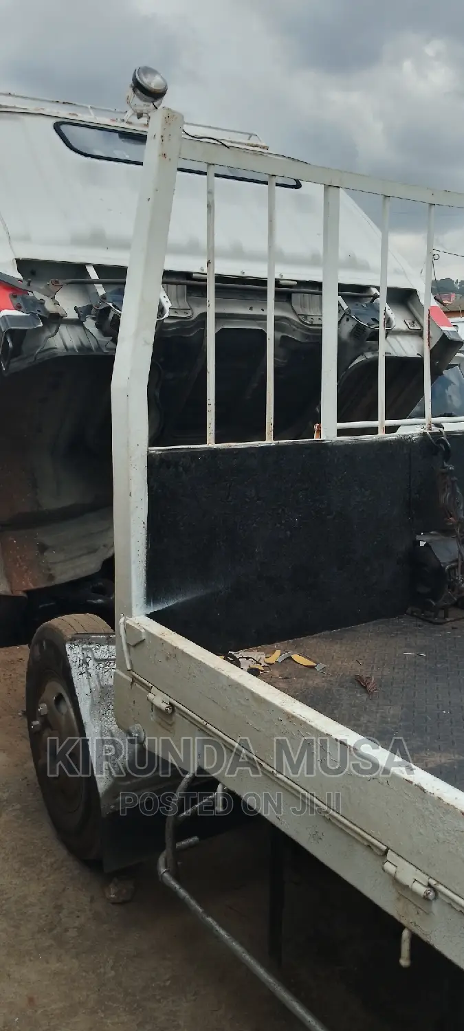 Mitsubishi Canter 1993 White