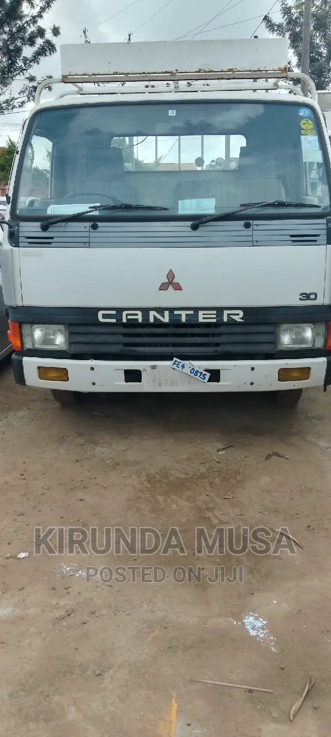 Mitsubishi Canter 1993 White