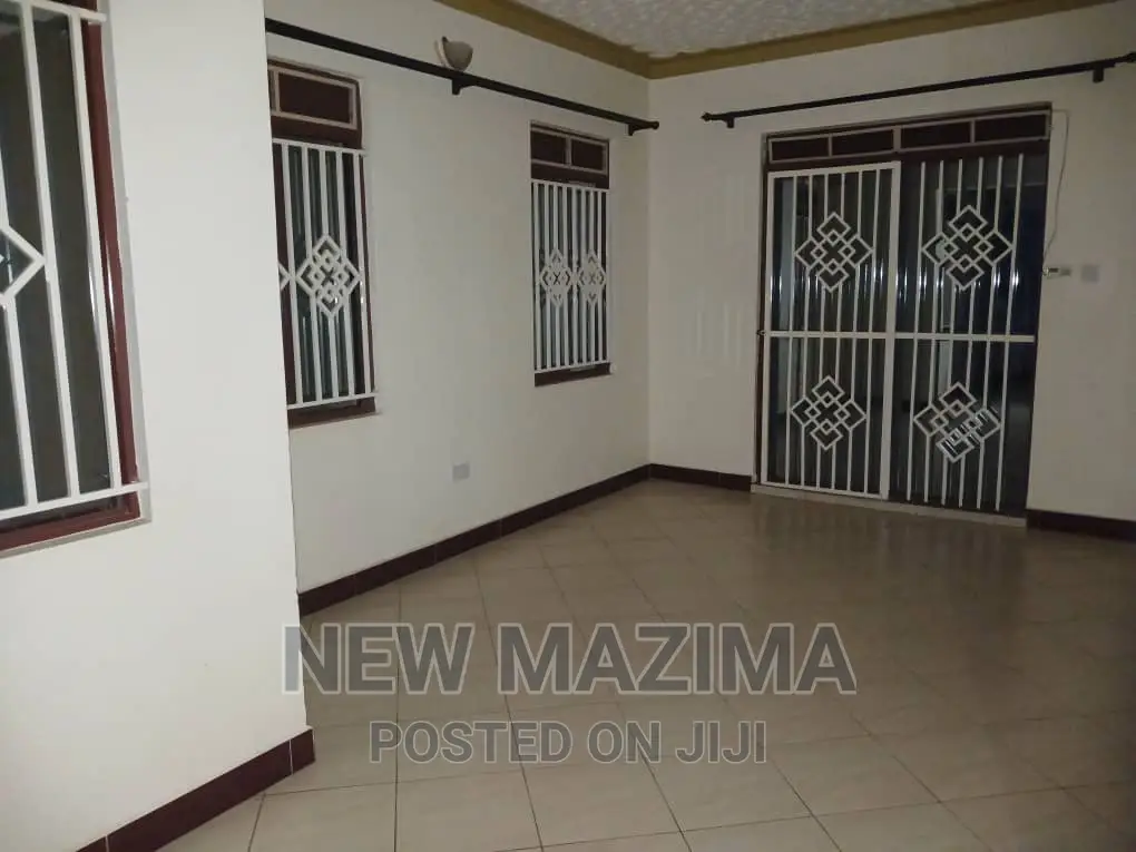 2bdrm Block of Flats in Seguku Ntebe, Central Division for rent