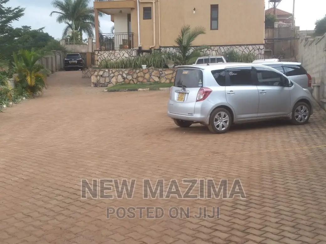 2bdrm Apartment in Seguku Ntebe Rd, Central Division for rent