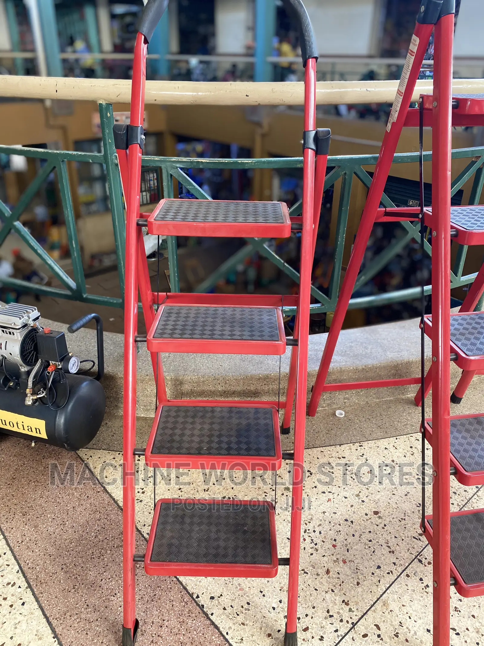 4 Steps Ladders