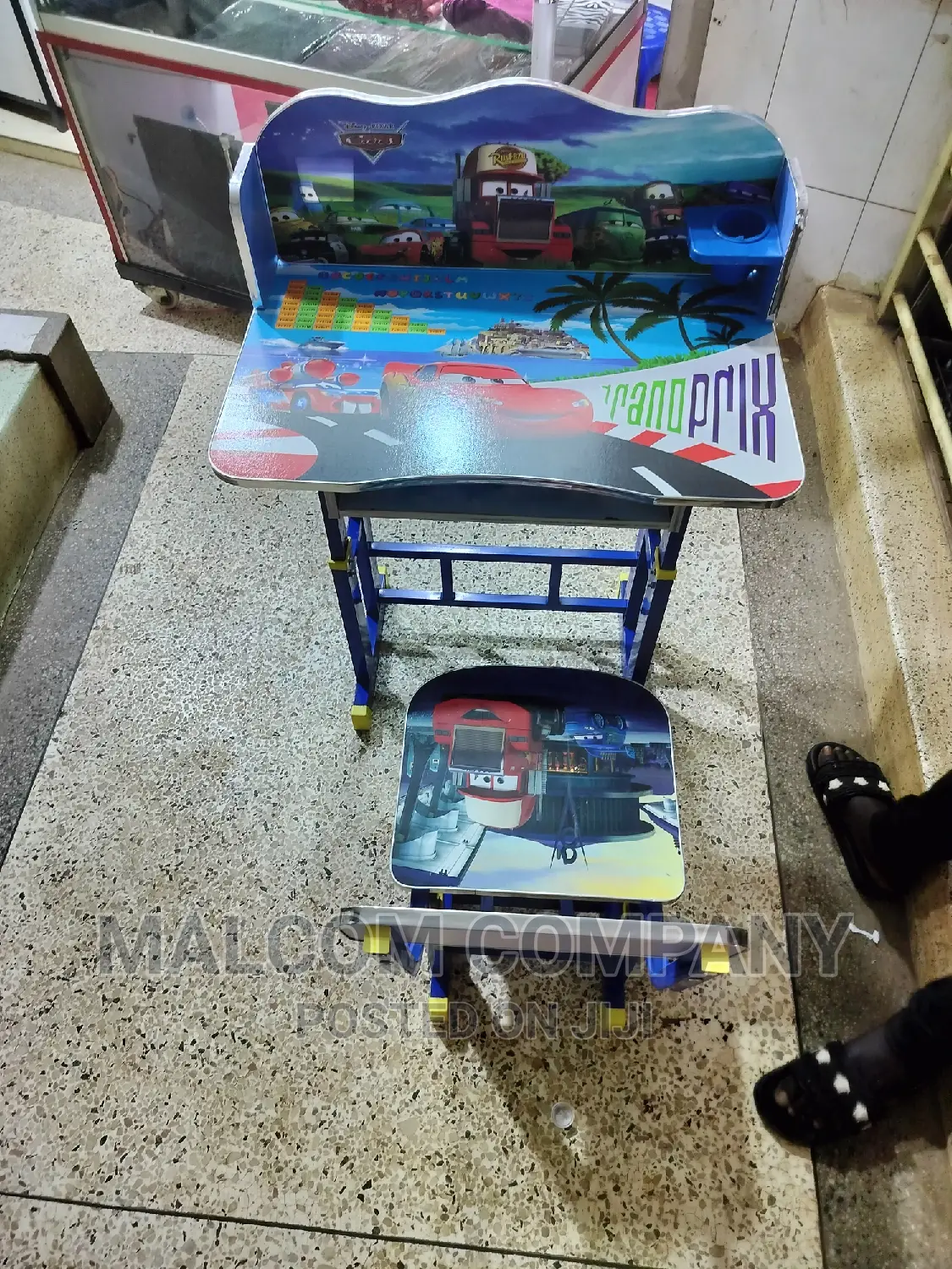 Children's Strong Reading Table