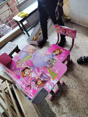 Children's Strong Reading Table