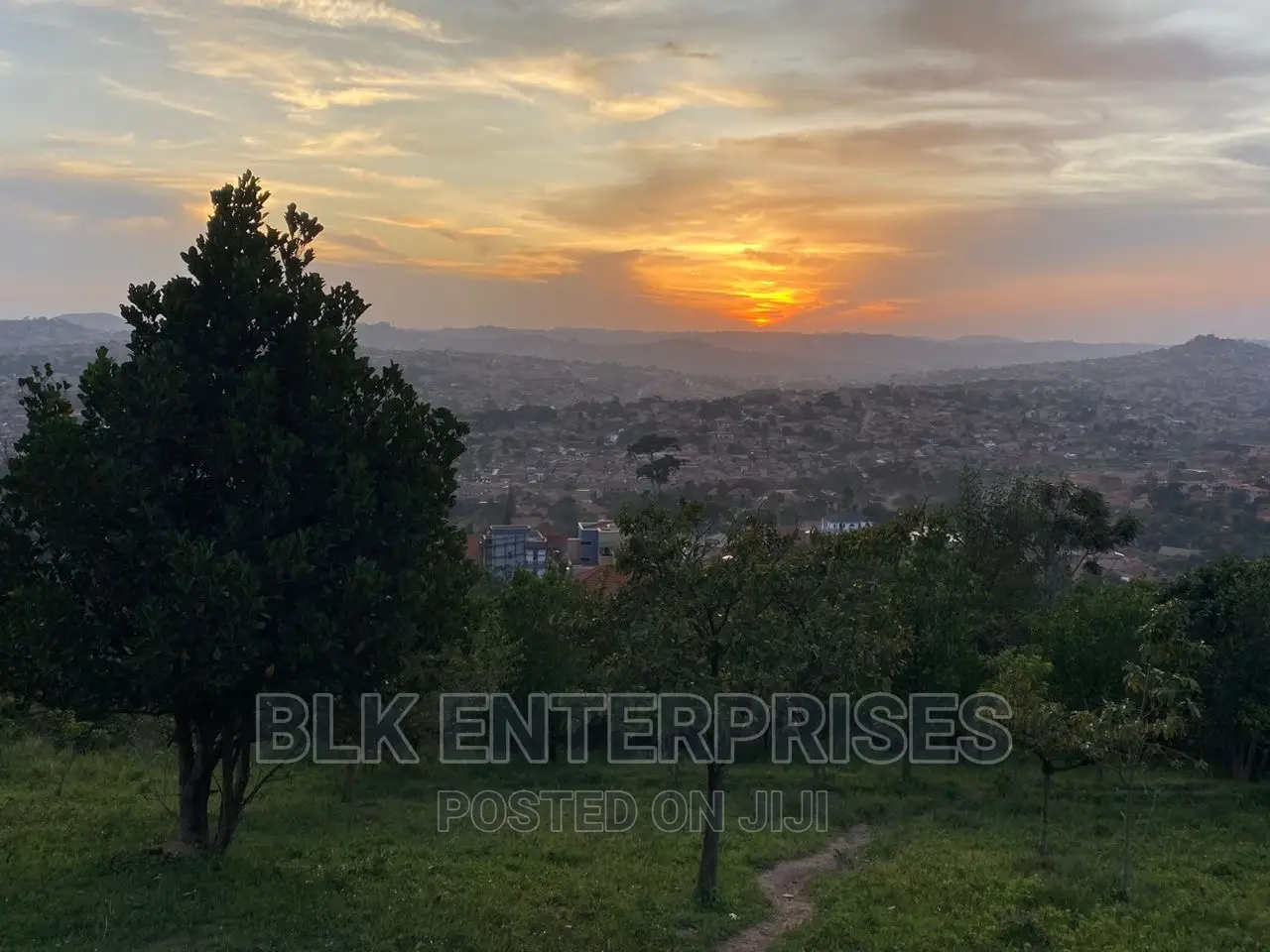 1.7arces for Sale on Buziga Hill