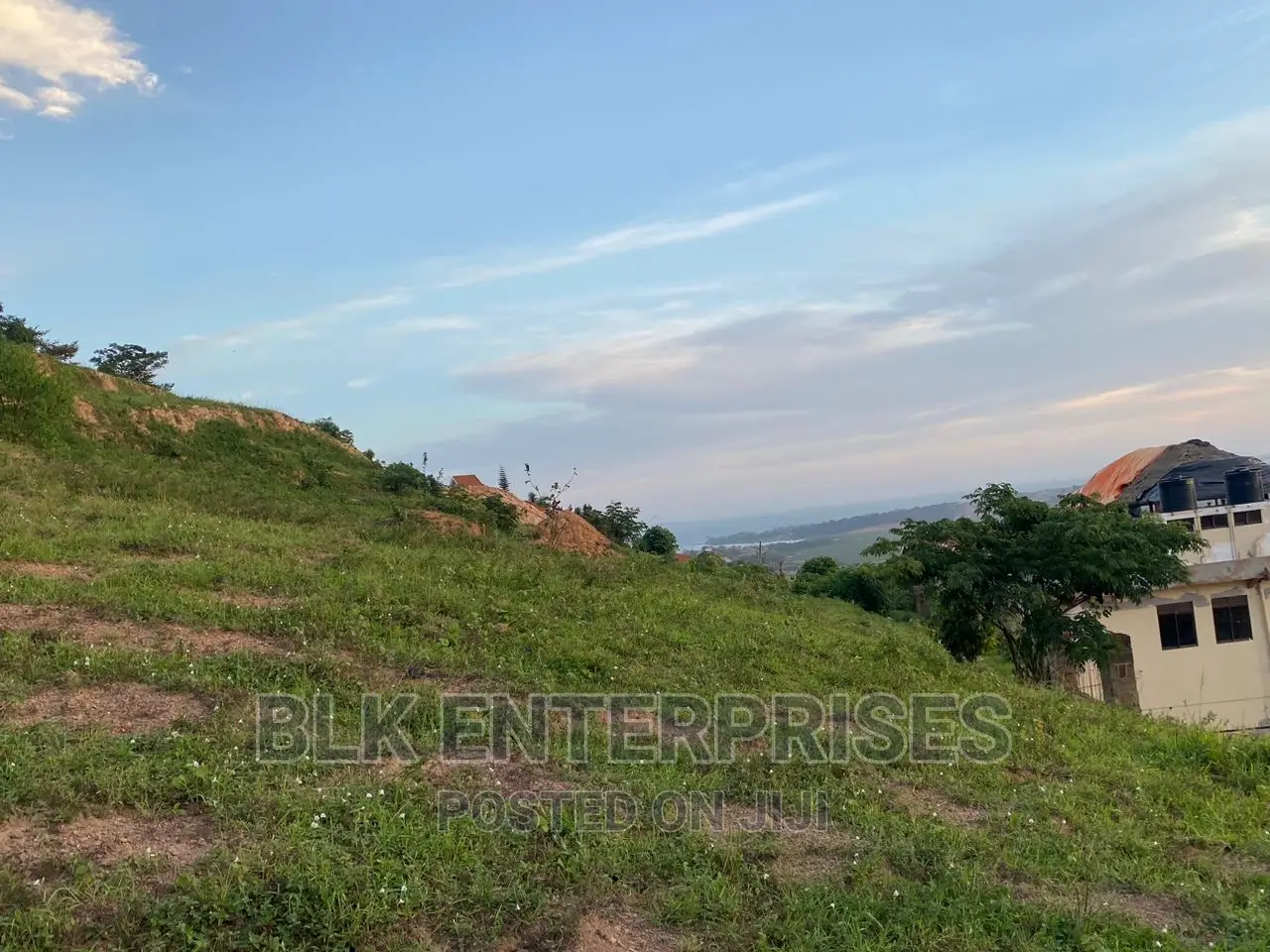 1.7arces for Sale on Buziga Hill