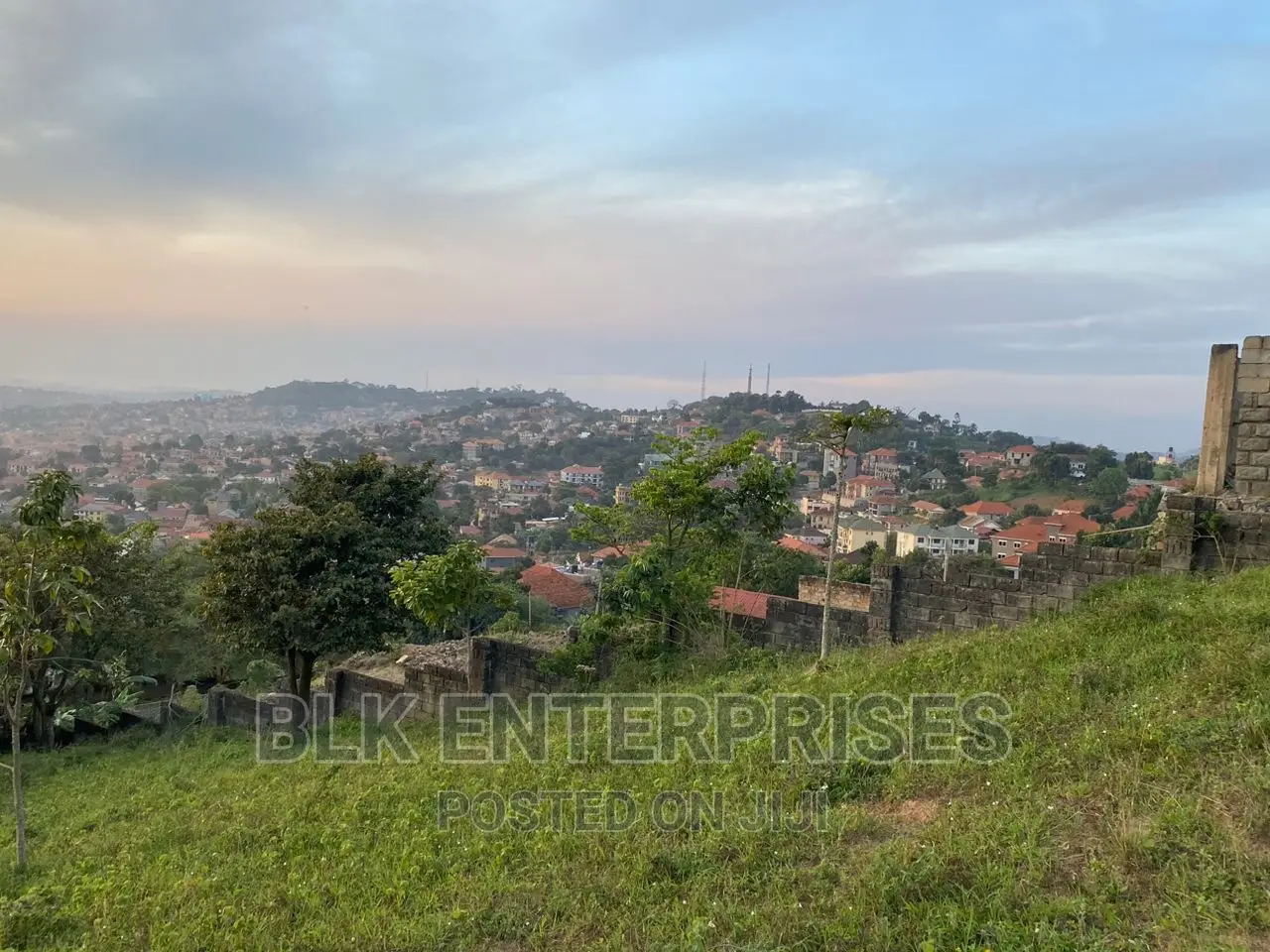 1.7arces for Sale on Buziga Hill