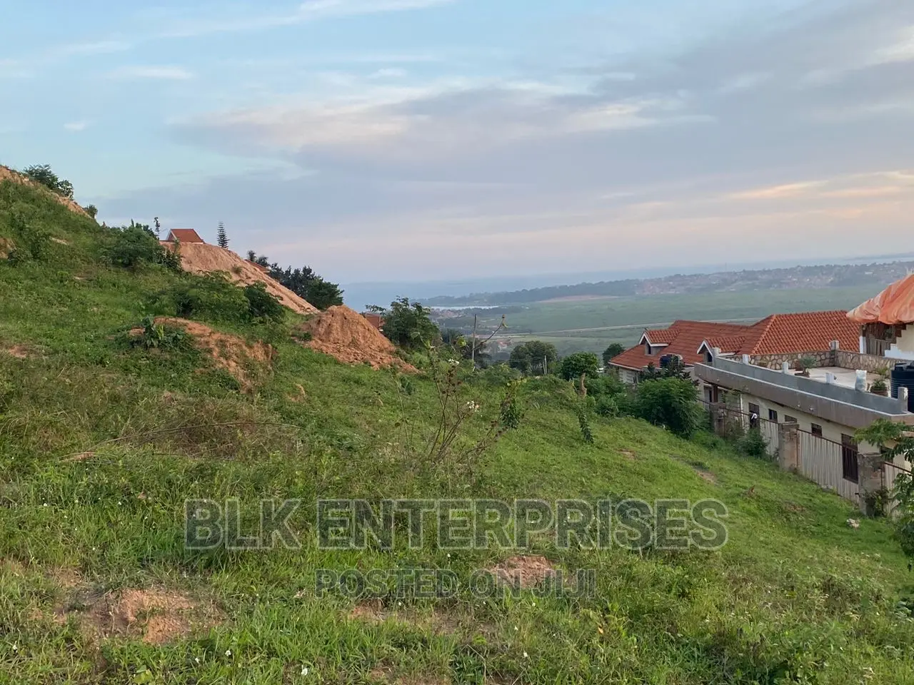 1.7arces for Sale on Buziga Hill