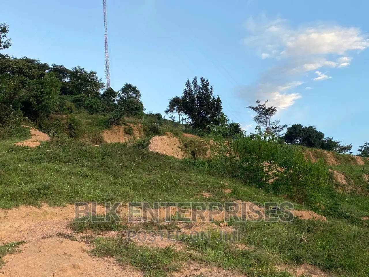 1.7arces for Sale on Buziga Hill