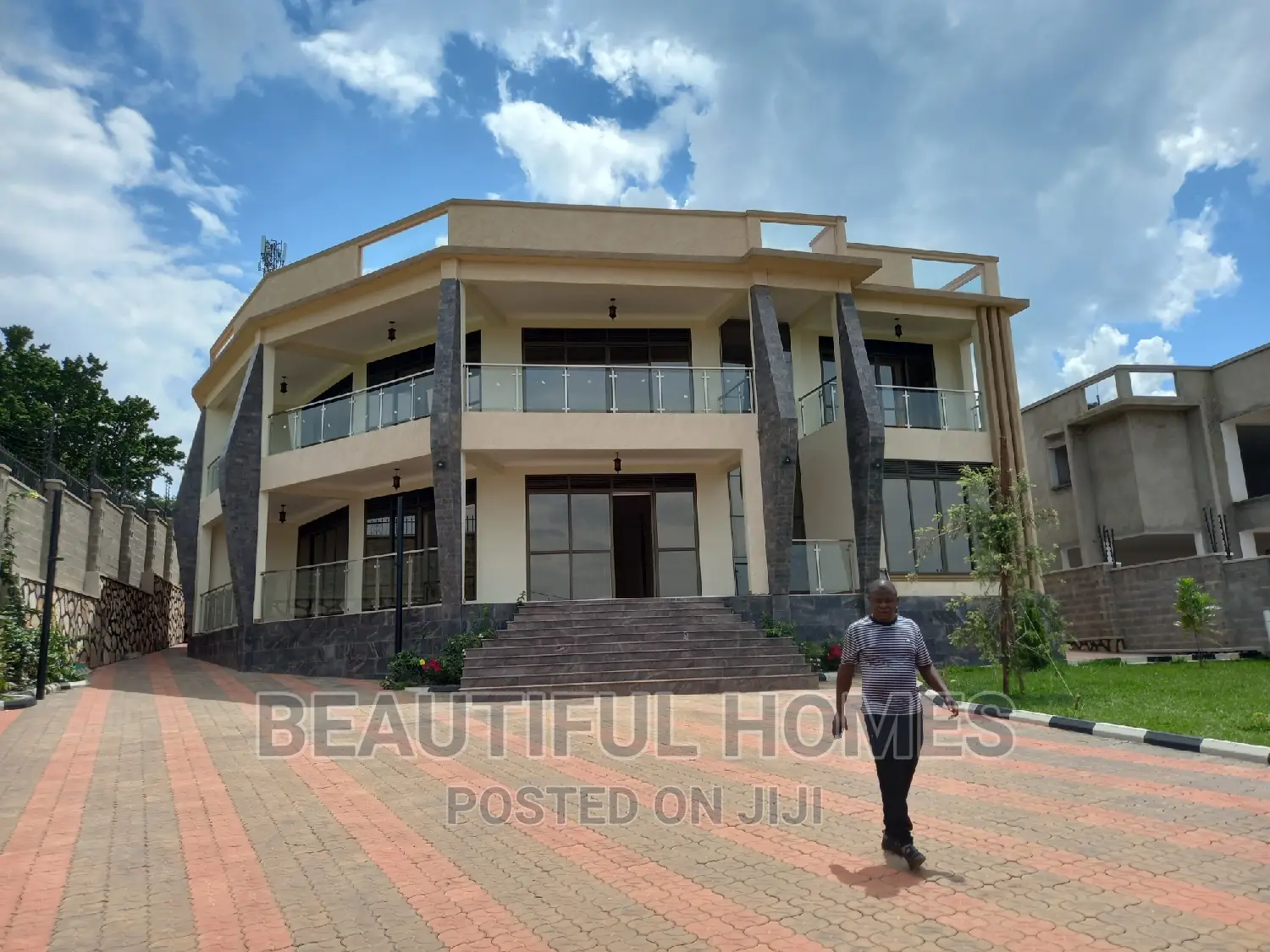 Furnished 6bdrm Mansion in Munyonyo Lake View, Makindye for sale