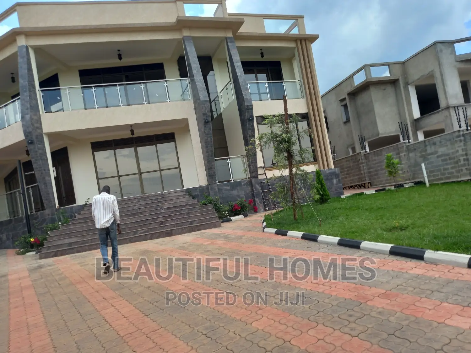 Furnished 6bdrm Mansion in Munyonyo Lake View, Makindye for sale
