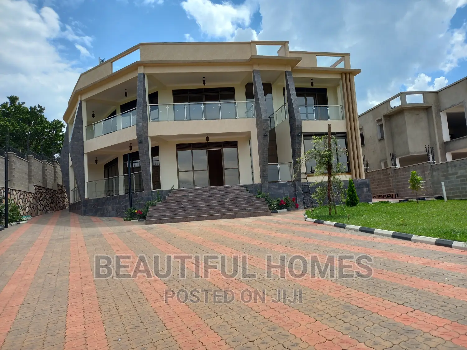 Furnished 6bdrm House in Munyonyo Corporate, Makindye for sale