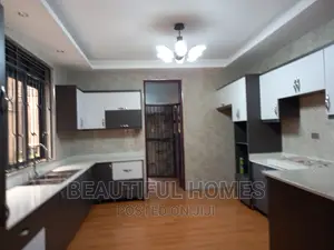 Furnished 6bdrm Mansion in Munyonyo Lake, Makindye for sale